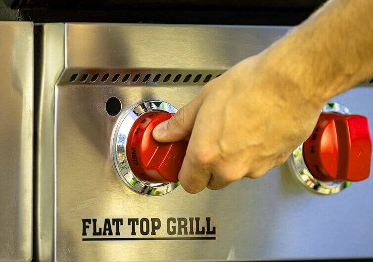 Camp Chef Portable Flat Top Grill 600 knobs