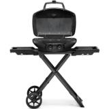 Front view of the Phantom TravelQ PRO 285 with lid open, two control knobs, warming rack and both side shelves
